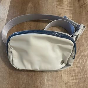 Lululemon Everywhere Belt Bag